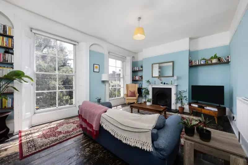 3 Bedroom Flat for Sale in Grade II Listed Georgian Building
