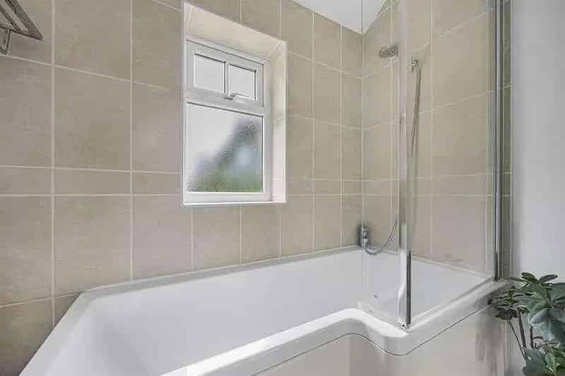 3 Bed Semi-Detached House for Sale Near Reading Station