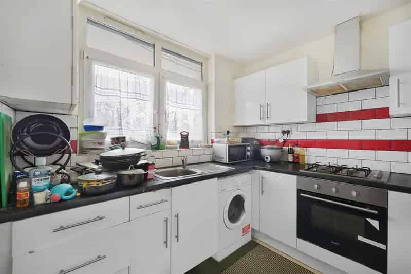 2 Bedroom Maisonette Near Whitechapel