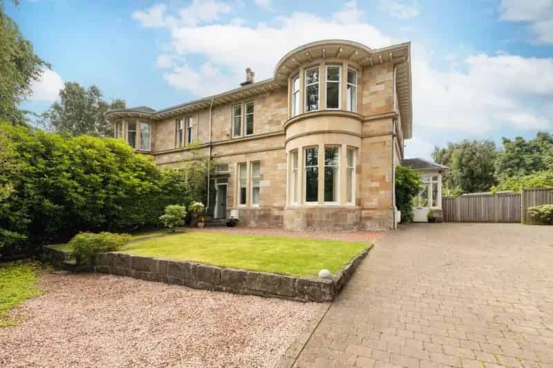3 Bedroom Apartment for Sale Shawlands Glasgow