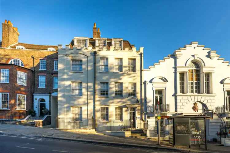 2 bedroom flat/apartment in London