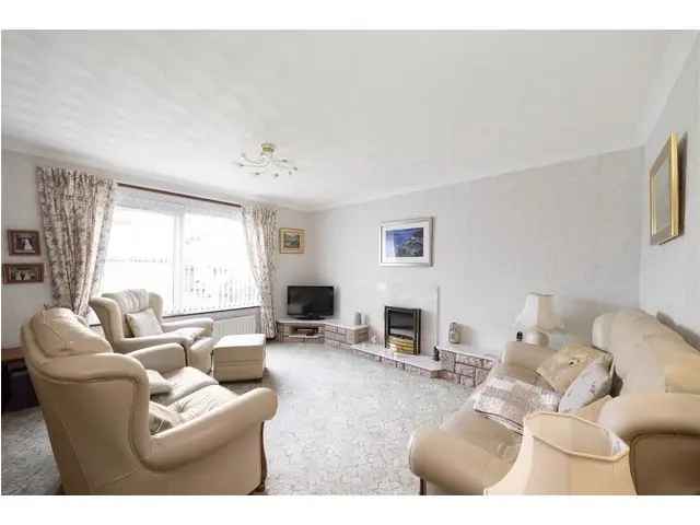 2 bedroom detached house for sale