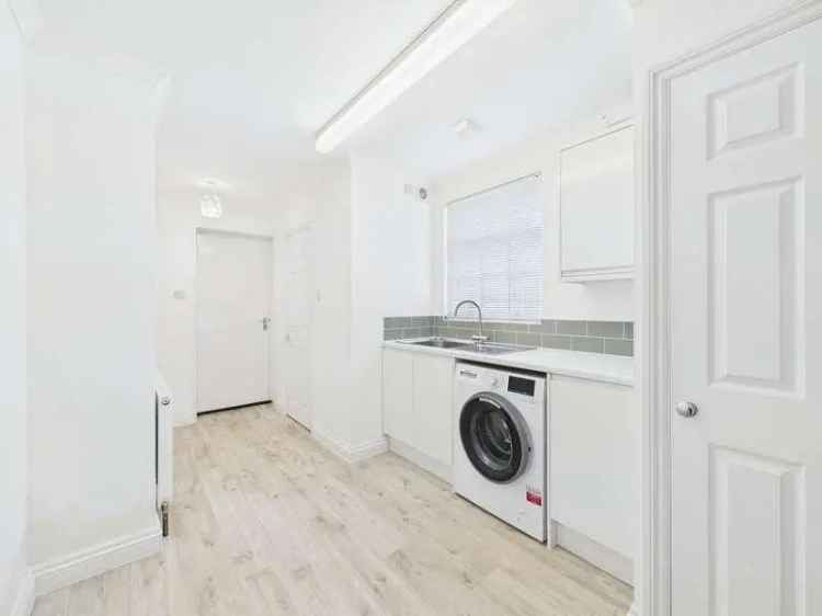 3 Bed House for Sale in Horsham