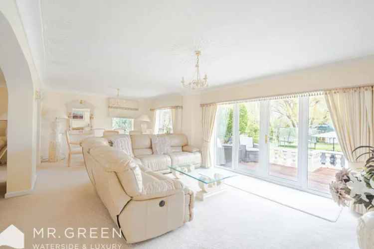 5 Bedroom Bungalow for Sale Throop