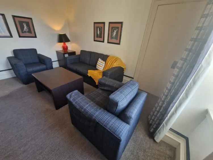 2 Bedroom Flat to Rent
