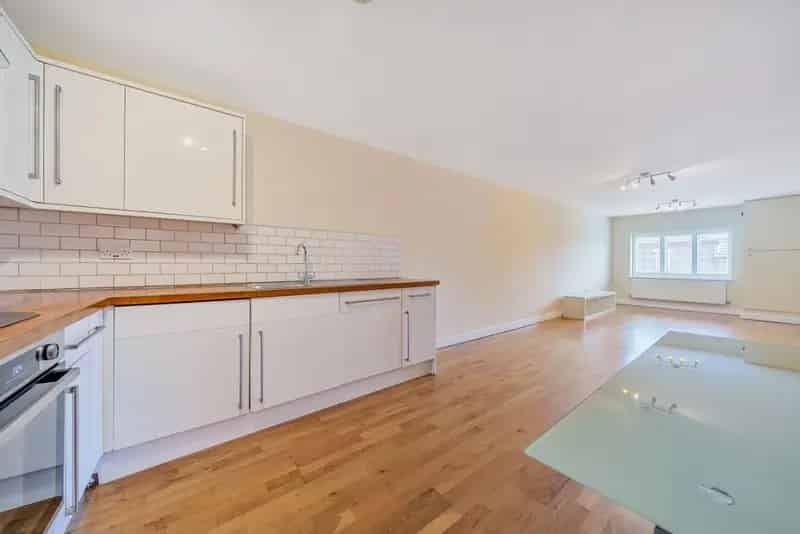 Spacious One Double Bedroom Apartment South Norwood