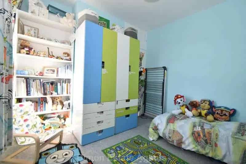 2 Bed House for Sale Modern Kitchen Spacious Bathroom
