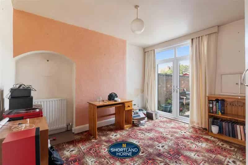 3 Bedroom End Terrace House to Rent - Dickens Road