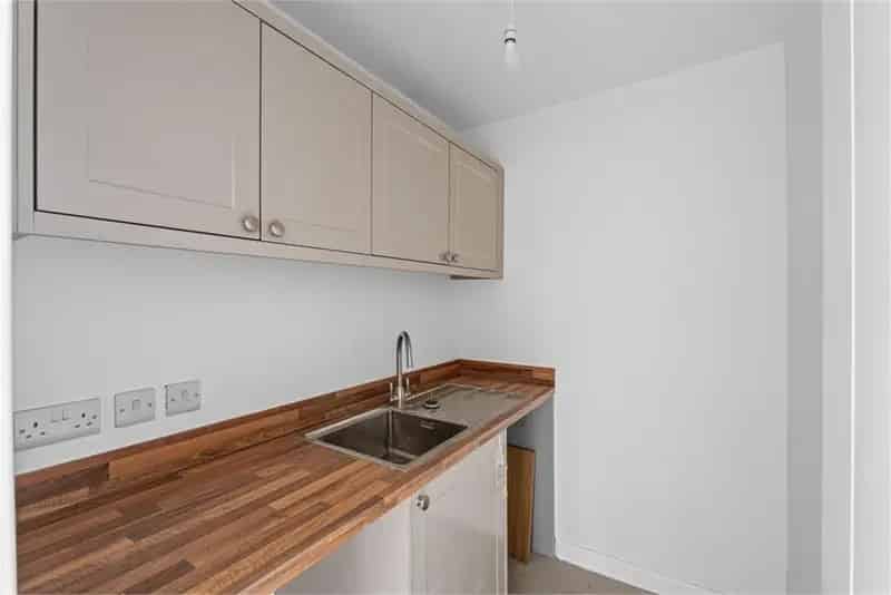3 Bed House Conversion with 1 Reception Room near Edinburgh