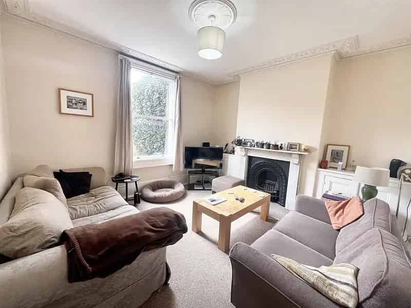 3 Bedroom Terrance House to Rent in Bath
