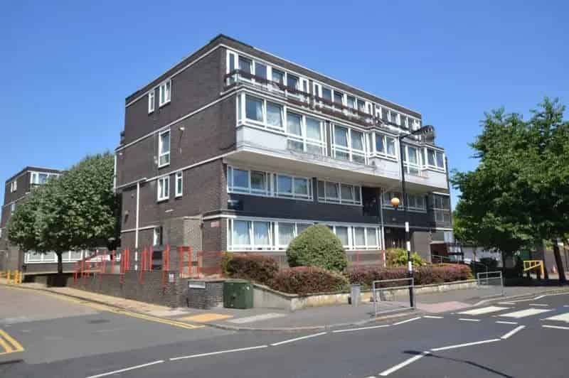 3 Bedroom Flat for Sale London SE1 Near Old Kent Road
