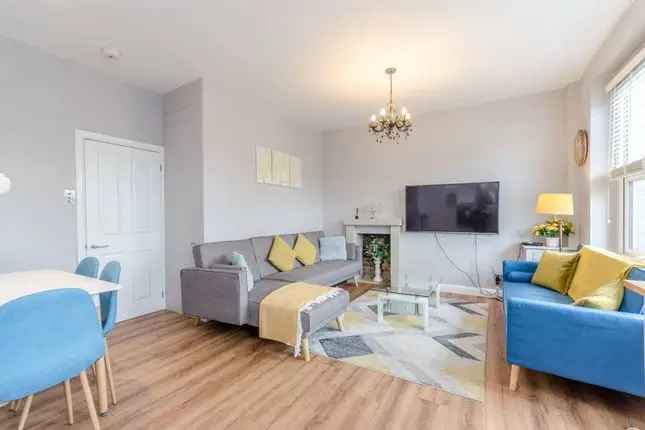 2 Bed Flat Kensington W14 Short Let Private Balcony Near Barons Court Station