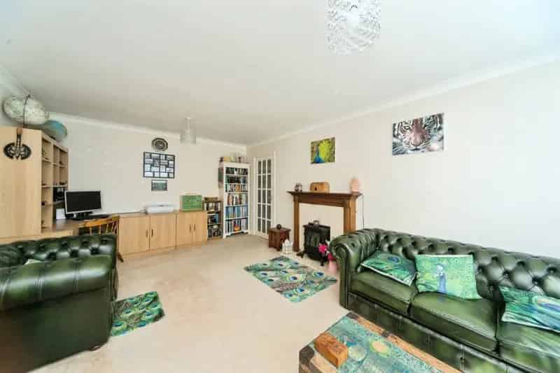Two Bedroom Detached Bungalow Near Seafront
