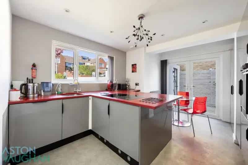3 Bedroom Detached House For Sale Near South Downs National Park