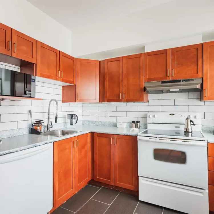 Bright 1-Bedroom Condo with Office, Parking & Pool