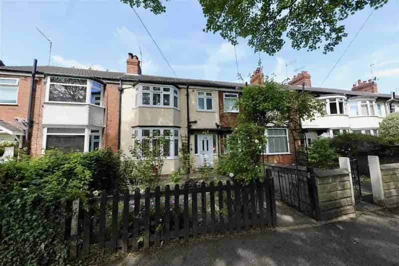 3 Bedroom Mid Terraced House for Sale in Hull HU5