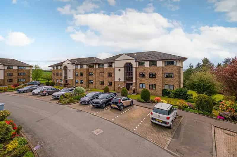 3 Bedroom Apartment for Sale in Thorntonhall
