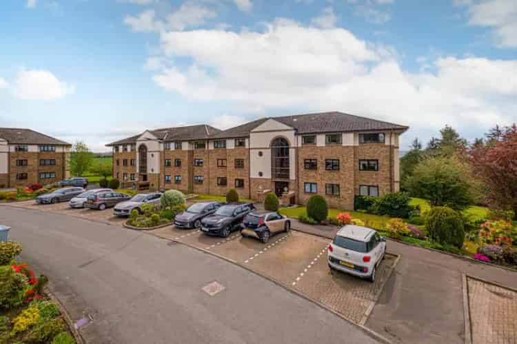 3 Bedroom Apartment for Sale in Thorntonhall