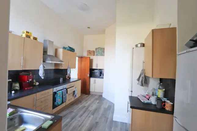 Terraced house to rent in Oakfield Road, Clifton, Bristol BS8