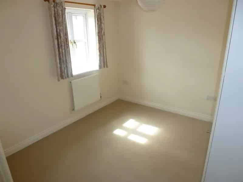 3 Bedroom House Leigh Park Modern Family Home Enclosed Garden Garage