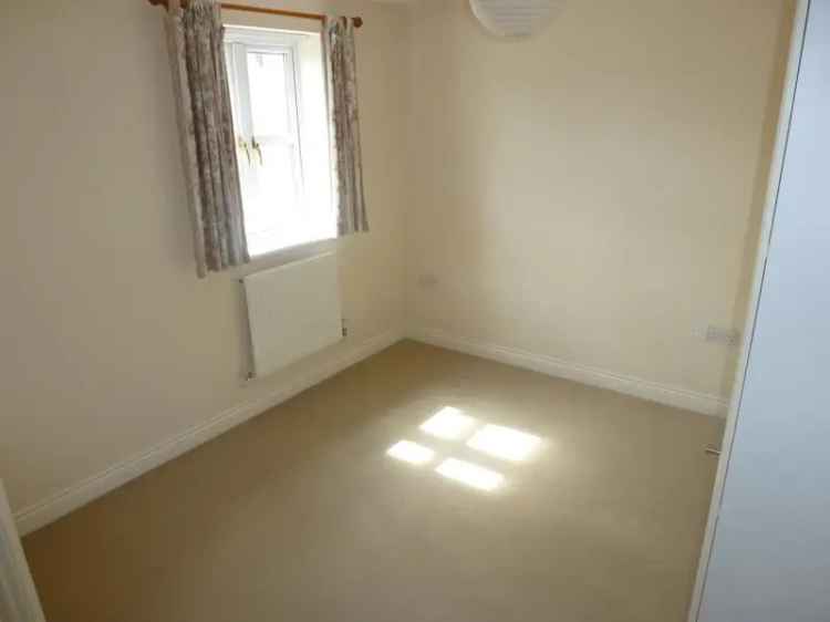 3 Bedroom House Leigh Park Modern Family Home Enclosed Garden Garage