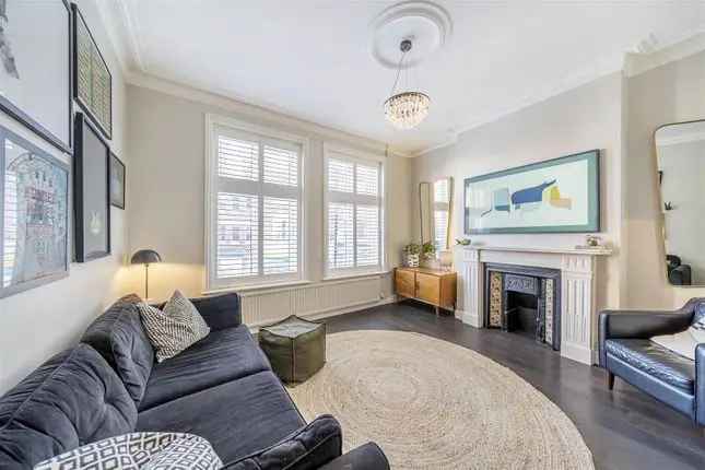 4 Bedroom Hampstead Duplex Apartment with Terrace and Views