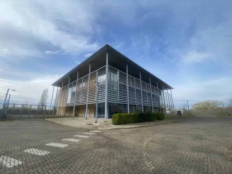 22000 sq ft Office Property Cambridge Research Park