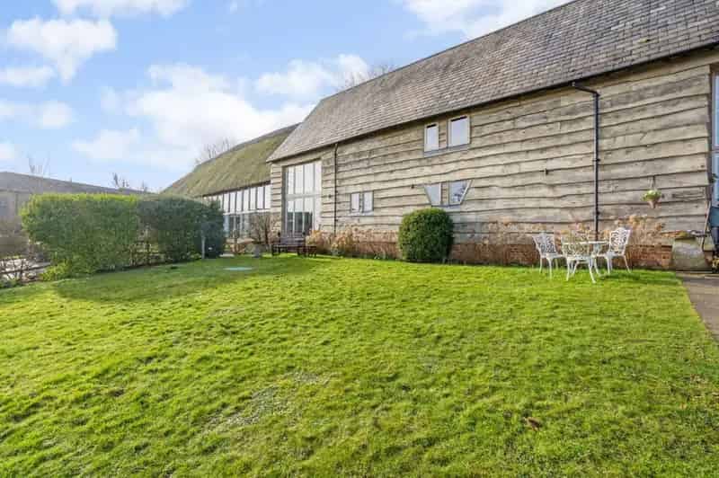 6 Bedroom Barn Conversion For Sale