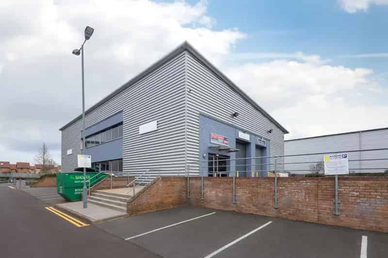 Modern Industrial Warehouse Unit Slough Trading Estate