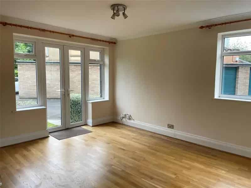2 bedroom flat