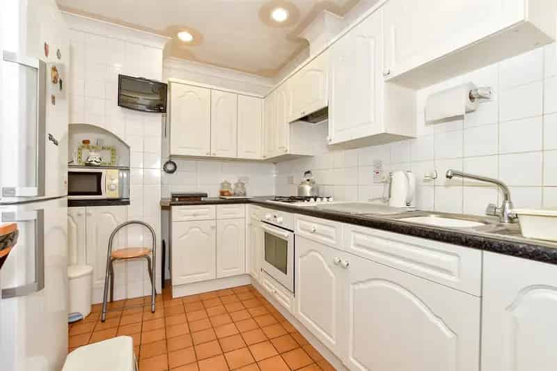 6 bedroom terraced house for sale
