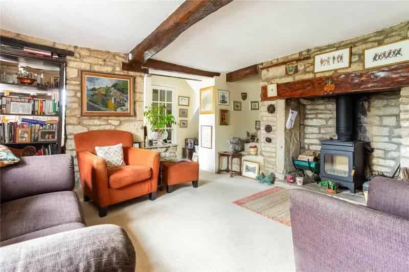 4 Bedroom Detached House for Sale in Chalford Hill