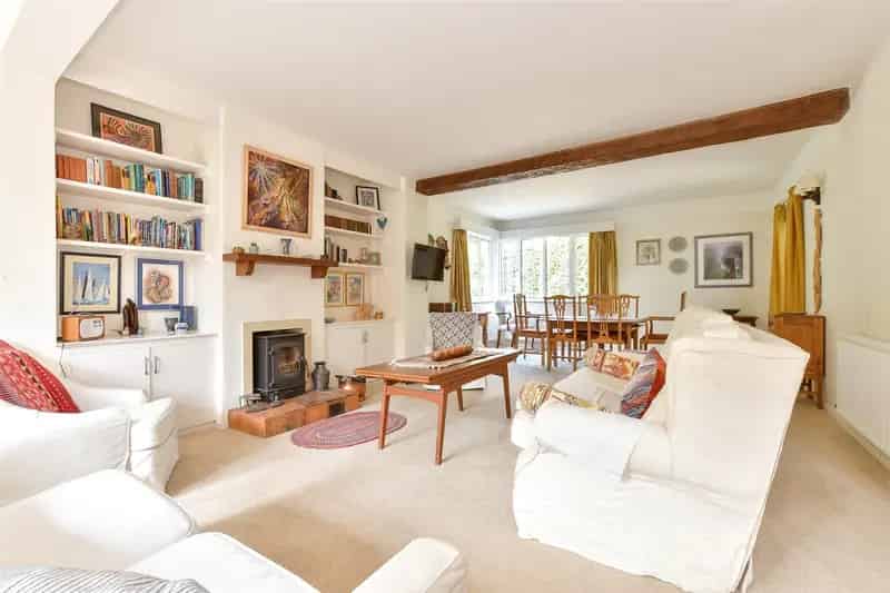 3 Bedroom Detached Character Cottage Near Yarmouth
