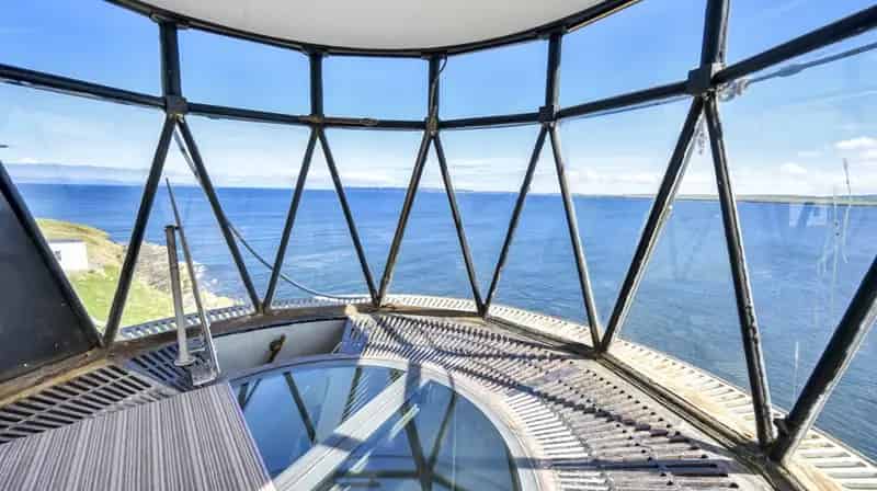 Holborn Head Lighthouse: Stunning Coastal Property