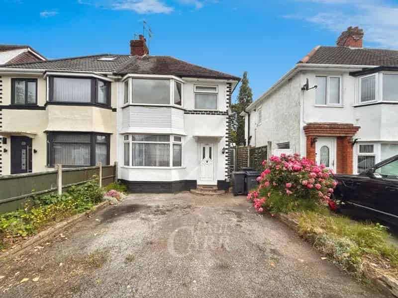 3 Bedroom Semi-Detached House For Sale No Upward Chain