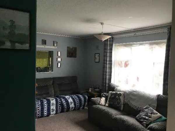 Flat For Rent in Macclesfield, England