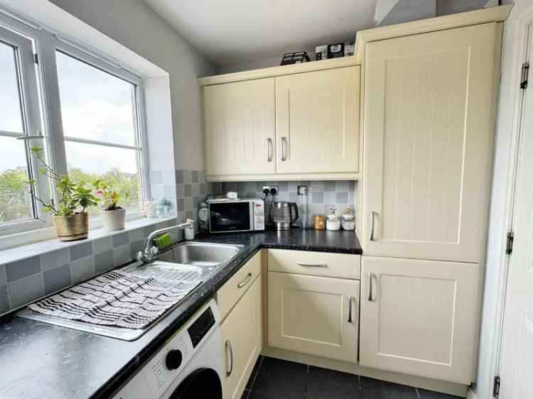 2 Bedroom Flat for Sale Near Mainline Station Chain Free