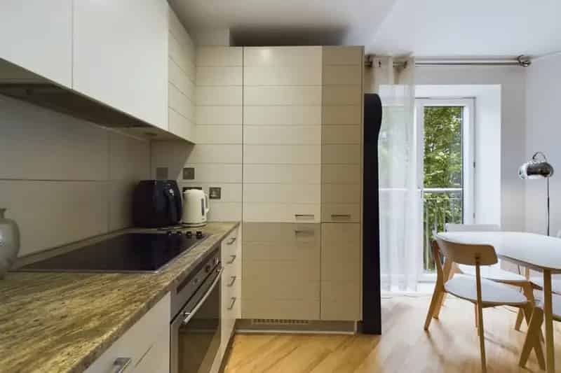 2 Bedroom Flat with Private Balcony Isle of Dogs