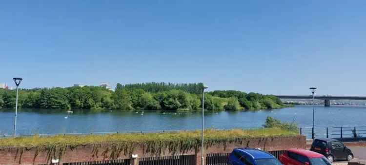 2 Bedroom Waterfront Maisonette in Cardiff Bay - No Chain