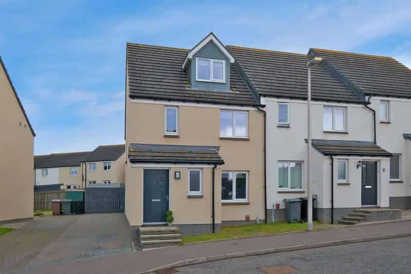 Immaculate Four Bedroom Semi Detached Home Bucksburn