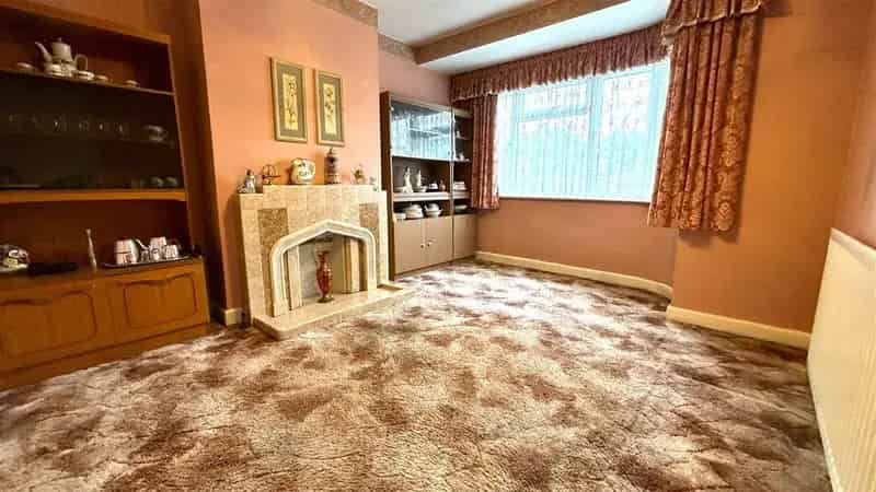3 Bedroom Semi-Detached House Kings Norton