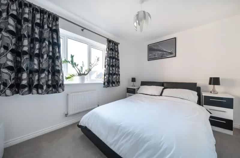 6 Bed Detached House for Sale Andover