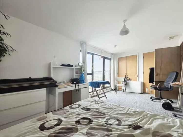 2 Bedroom Flat for Sale London E15 Near Maryland and Stratford Stations