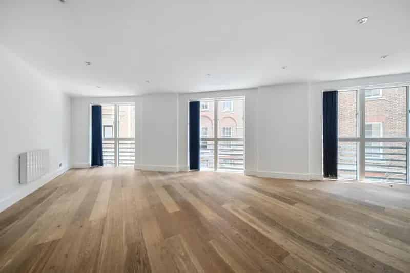 2 Bedroom Apartment House to Rent in London
