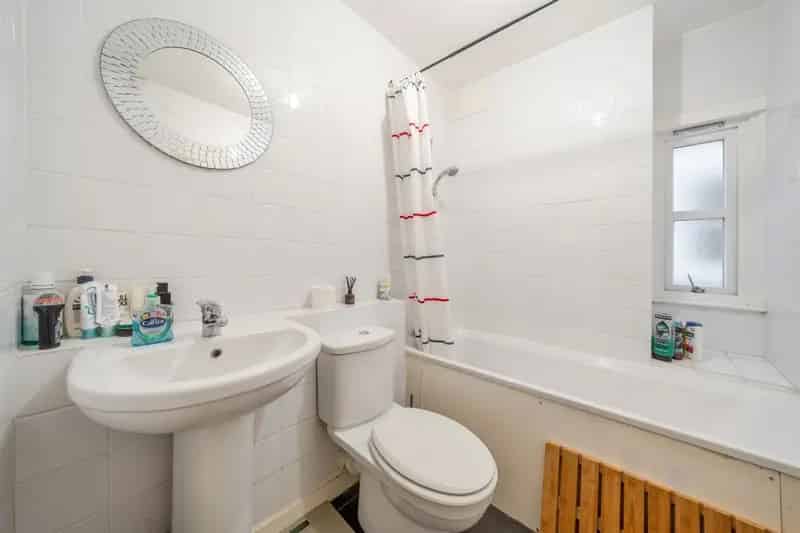 One Double Bedroom Flat Old Kent Road London