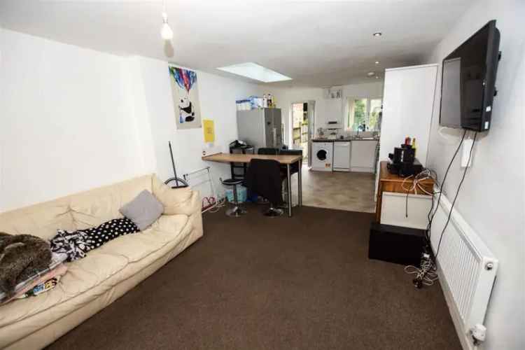 6 Bedroom Student Property Investment - £2704PCM Rental Income