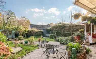 Delightful Detached Cottage Near Tiverton with Garden and Potential for Expansion