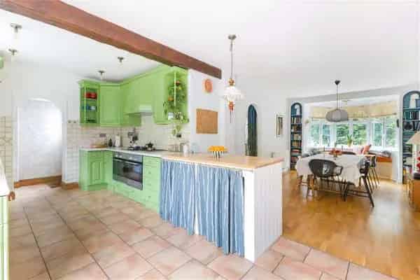 Five Bedroom Detached House with Planning Permission