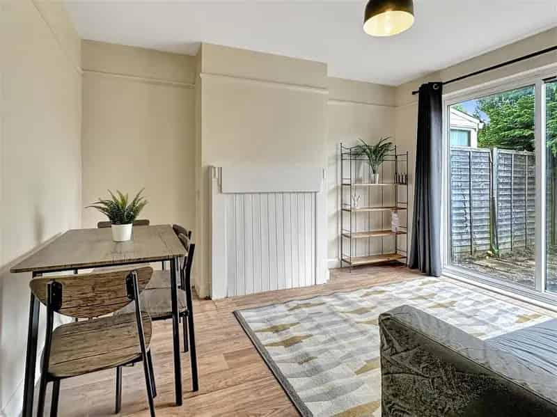 4 Bedroom Semi Detached House To Rent