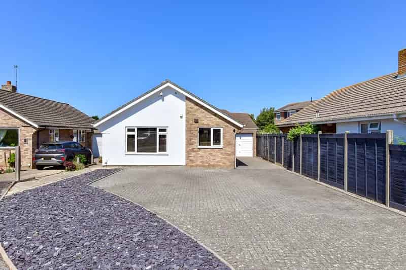2 Bedroom Detached Bungalow for Sale Hayling Island